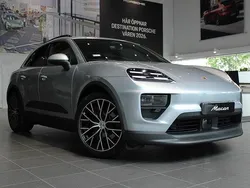 Silver Ny 2025 Porsche Macan SUV | 1 184 300 kr (Marknadspris)