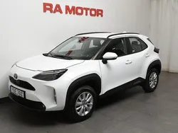 Vit Begagnad 2024 Toyota Yaris Cross Active SUV | 294 700 kr (Marknadspris)