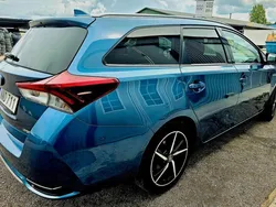 Blå Begagnad 2017 Toyota Auris Touring Sports Comfort Kombi | 149 500 kr (Marknadspris)