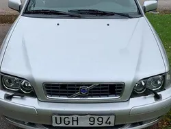 Grå Begagnad 2004 Volvo S40 Sedan | 20 000 kr (Superpris)