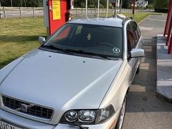 Grå Begagnad 2004 Volvo V40 Kombi | 14 000 kr (Marknadspris)