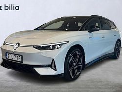 Vit (glacier white metallic bl) Begagnad 2024 VW ID.7 GTX Kombi | 619 500 kr (Marknadspris)