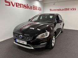 Svart Begagnad 2015 Volvo V60 CC Momentum Kombi | 179 000 kr (Lite dyr)