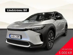 Silver Begagnad 2024 Toyota bZ4X Executive SUV | 559 000 kr (Lite dyr)