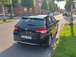 Svart Begagnad 2012 Citroën C4 Halvkombi | 77 500 kr (Marknadspris)