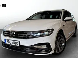 Vit Begagnad 2021 VW Passat R-line Kombi | 309 900 kr (Marknadspris)