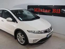 Vit Begagnad 2010 Honda Civic Sport Halvkombi | 64 900 kr (Marknadspris)