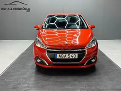 Orange Begagnad 2016 Peugeot 208 Halvkombi | 74 900 kr (Marknadspris)