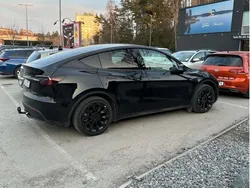 Svart Begagnad 2023 Tesla Model Y Long Range SUV | 450 000 kr (Marknadspris)