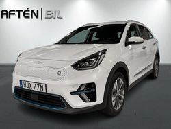Vit (snow white pearl metallic) Begagnad 2021 Kia e-Niro Advance SUV | 289 800 kr (Lite dyr)