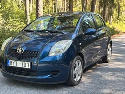 Mörkblå Begagnad 2006 Toyota Yaris Halvkombi | 44 900 kr (Marknadspris)