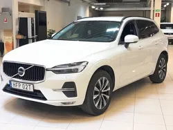 Vit Begagnad 2021 Volvo XC60 Momentum SUV | 309 900 kr (Marknadspris)