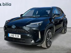 Svart Begagnad 2022 Toyota Yaris Cross Edition SUV | 264 900 kr (Marknadspris)