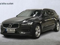 Mörkgrå Begagnad 2021 Volvo V60 CC SE Kombi | 244 900 kr (Bra pris)