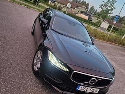 Svart Begagnad 2017 Volvo V90 Kinetic Kombi | 161 000 kr (Marknadspris)
