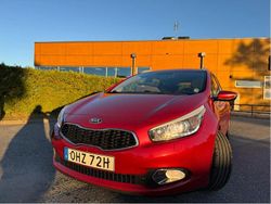 Röd Begagnad 2013 Kia Ceed Sportswagon Comfort Kombi | 48 000 kr (Marknadspris)