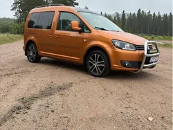 Orange Begagnad 2015 VW Caddy Edition Minibuss | 125 000 kr