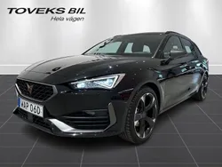 Svart (midnight black metallic) Begagnad 2023 Cupra Leon Kombi | 279 900 kr (Marknadspris)