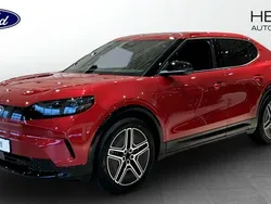 Röd (red) Ny 2024 Ford Capri Premium Sedan | 619 900 kr (Marknadspris)