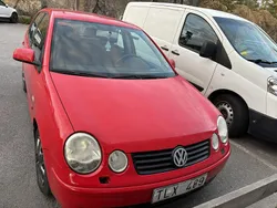 Röd Begagnad 2003 VW Polo Comfortline Halvkombi | 29 000 kr