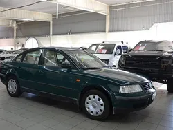 Mörkgrön Begagnad 1997 VW Passat Comfortline Sedan | 29 900 kr