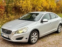 Grå Begagnad 2013 Volvo S60 Momentum Sedan | 65 000 kr (Bra pris)