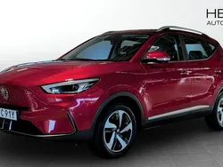 Röd (red) Begagnad 2022 MG ZS Luxury Sedan | 244 900 kr (Bra pris)