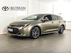 Grön Begagnad 2024 Toyota Corolla Style Kombi | 319 900 kr (Marknadspris)