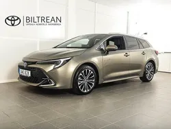Grön Begagnad 2024 Toyota Corolla Style Kombi | 319 900 kr (Marknadspris)