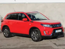 Röd Begagnad 2023 Suzuki Vitara SUV | 259 500 kr (Marknadspris)