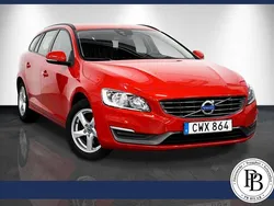 Röd Begagnad 2014 Volvo V60 Kinetic Kombi | 134 900 kr (Marknadspris)