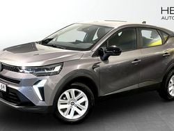 Grå Ny 2024 Renault Captur Evolution SUV | 229 900 kr (Marknadspris)