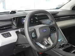 Blå/lila Begagnad 2024 Ford Explorer Premium SUV | 599 800 kr