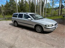 Grå Begagnad 2002 Volvo V70 Kombi | 25 000 kr (Marknadspris)