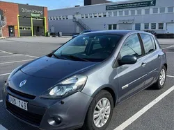 Blå Begagnad 2009 Renault Clio R.S. Halvkombi | 23 000 kr (Marknadspris)