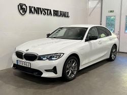 Vit Begagnad 2019 BMW 330e Sport Line Sedan | 258 900 kr (Marknadspris)