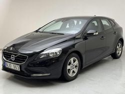 Svart Begagnad 2014 Volvo V40 Kinetic | 102 000 kr (Marknadspris)