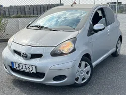 Silver Begagnad 2010 Toyota Aygo Halvkombi | 14 000 kr