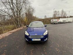 Blå Begagnad 2016 Ford Focus Titanium Kombi | 125 000 kr (Dyr)