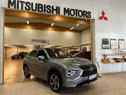Grå Begagnad 2023 Mitsubishi Eclipse Cross SUV | 399 800 kr (Dyr)
