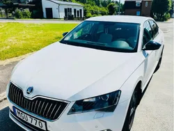 Vit Begagnad 2016 Skoda Superb Style Halvkombi | 142 000 kr (Superpris)