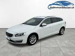 Vit Begagnad 2014 Volvo V60 Momentum Kombi | 104 000 kr (Marknadspris)