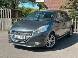 Mörkgrå Begagnad 2012 Peugeot 208 Halvkombi | 59 700 kr (Marknadspris)