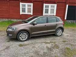 Brun Begagnad 2013 VW Polo Halvkombi | 55 000 kr (Marknadspris)