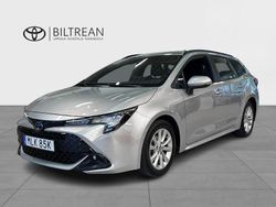 Silver (silver metallic) Begagnad 2023 Toyota Corolla Active Kombi | 265 000 kr (Marknadspris)