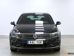 Mörkgrå (grå) Begagnad 2020 VW Passat GTE Kombi | 244 900 kr (Marknadspris)