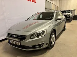 Silver Begagnad 2015 Volvo V60 Momentum Kombi | 119 900 kr (Marknadspris)