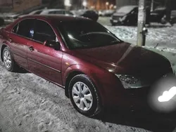 Röd Begagnad 2001 Ford Mondeo Halvkombi | 5 000 kr