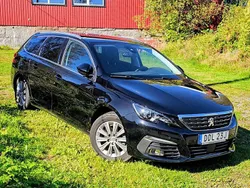 Svart Begagnad 2021 Peugeot 308 Kombi | 157 000 kr (Bra pris)