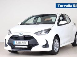 Vit Begagnad 2023 Toyota Yaris Hybrid Active Halvkombi | 204 000 kr (Bra pris)